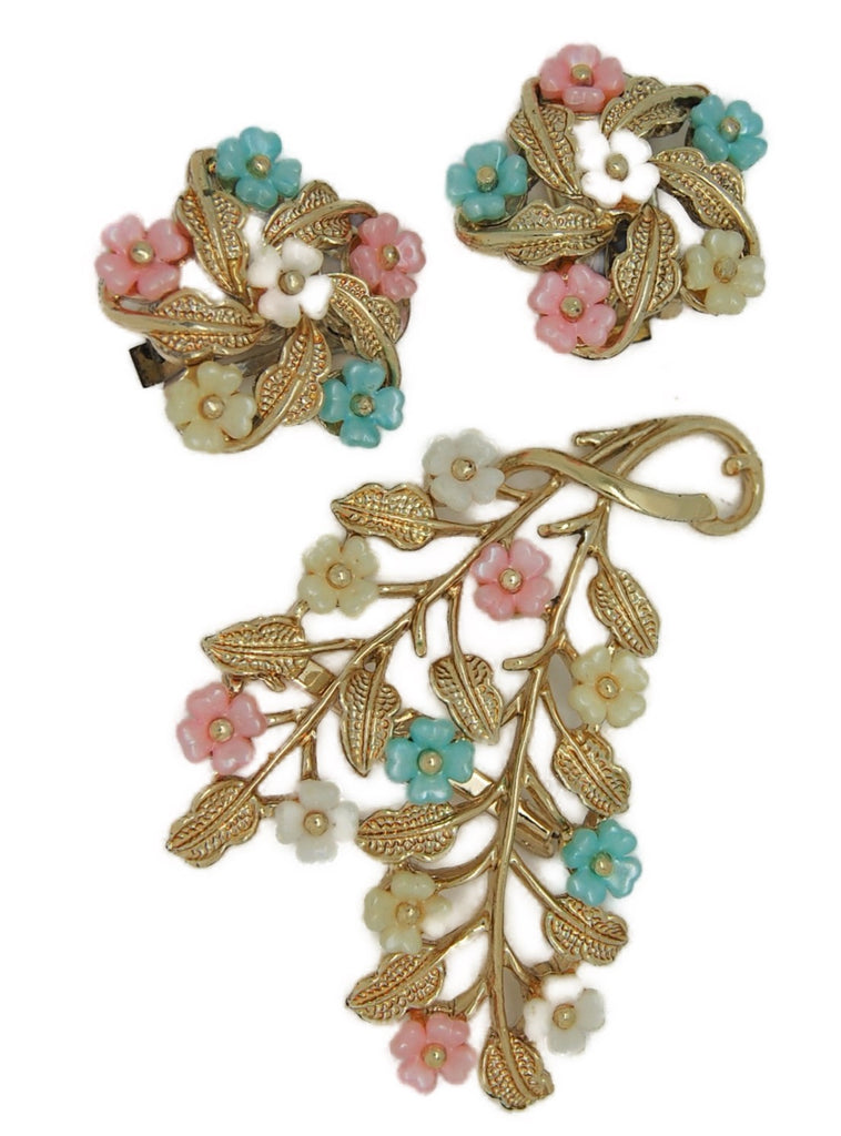 Pretty Pastels Vintage Figural Floral Brooch & Earrings Set 1950s
