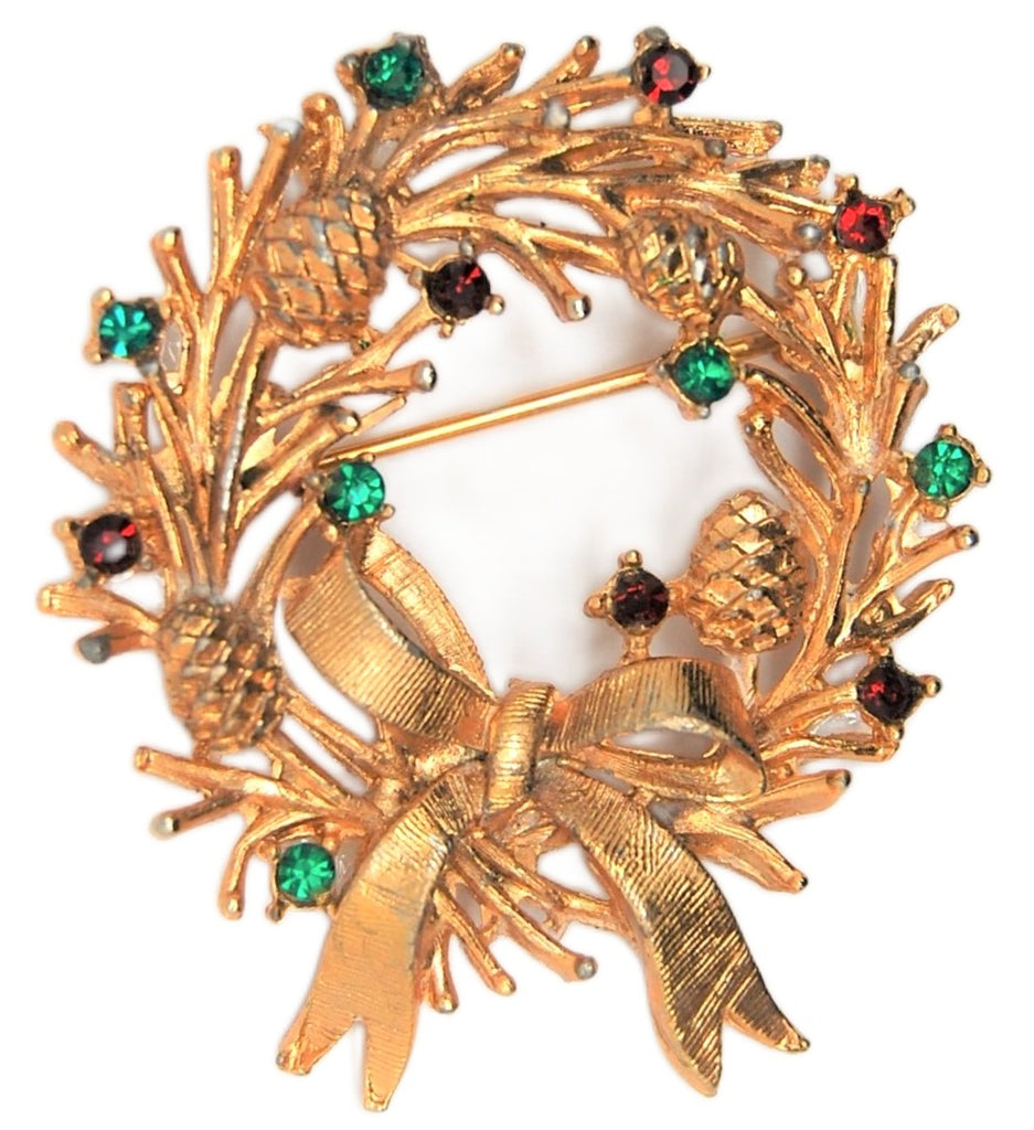 LJM Christmas Holiday Wreath Vintage Figural Brooch